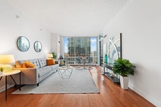 Building Photo - 1 Shore Ln