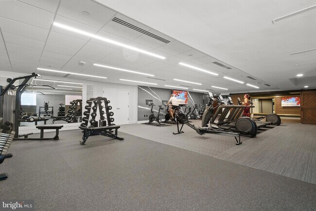 Building Photo - 616 E Street NW Unit 446
