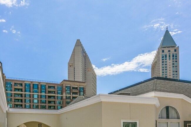 Building Photo - 620 State St