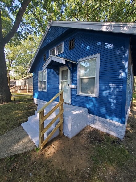 Building Photo - 2642 Riordan St