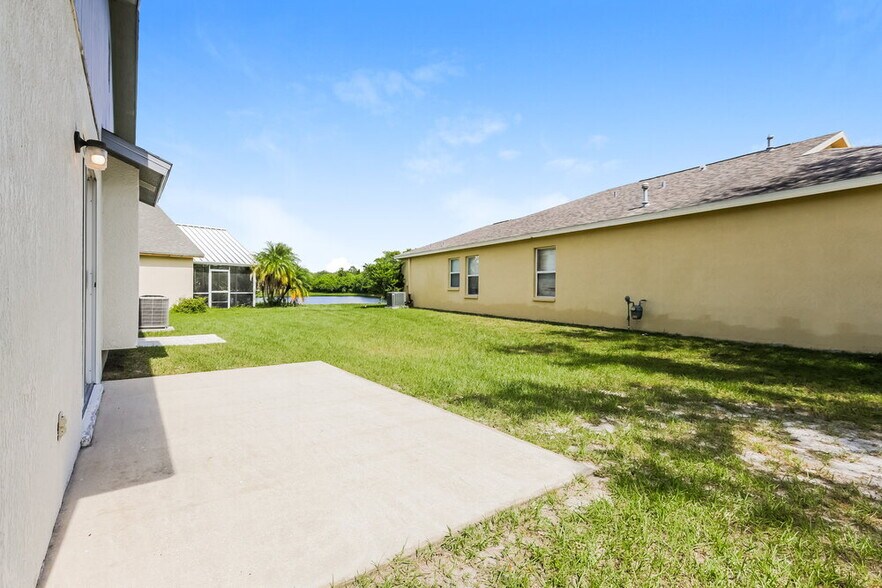 Building Photo - 13610 Ogakor Dr