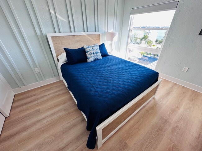 Building Photo - 555 Gulf Way