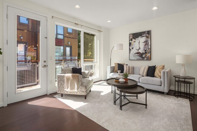 Building Photo - 3bd/3ba Seattle Townhome