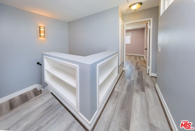 Building Photo - 1017 Via Colinas
