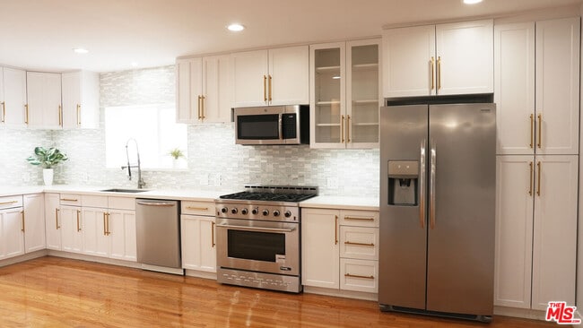 Building Photo - 5958 Overhill Dr