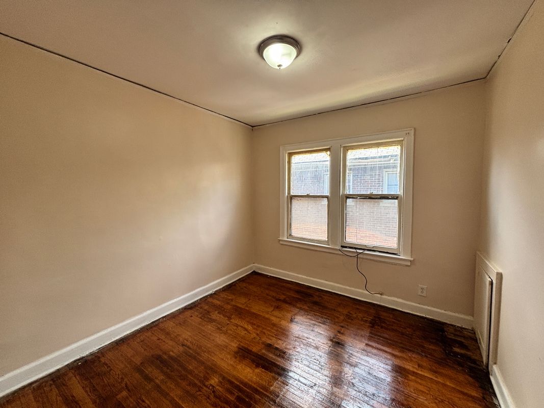 Building Photo - 17606 Roselawn St