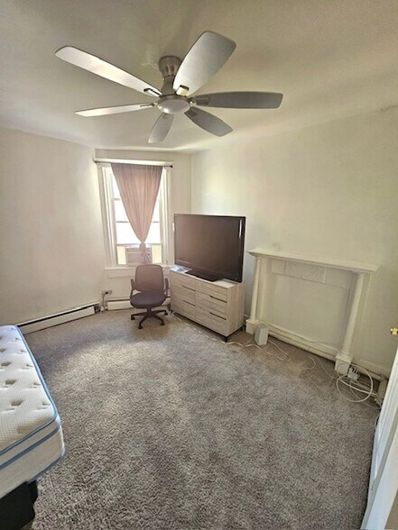 Furnished Bedroom w/TV - 1005 Otis Pl NW