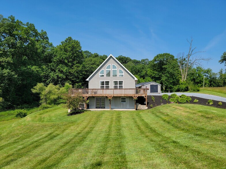 Building Photo - 459 Gates Rd