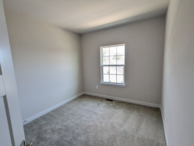 Building Photo - Gorgeous New Construction (never lived in)...