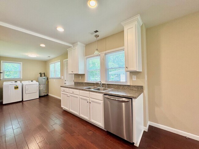 Building Photo - The Home You’ve Been Searching For!