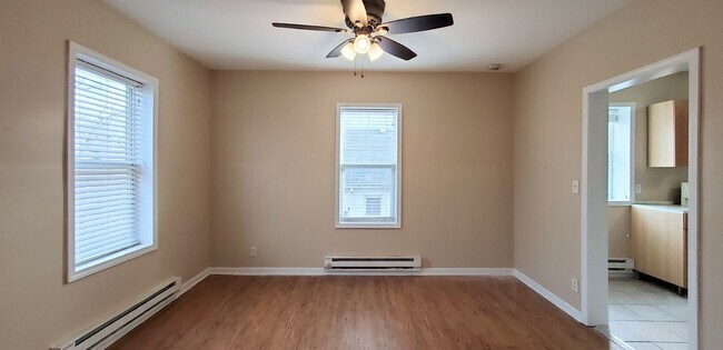 Building Photo - 839 N Broadway St