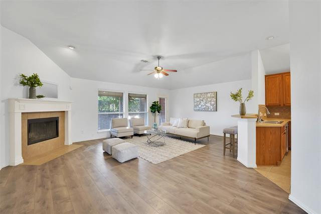 Building Photo - 2309 Trickling Creek Dr