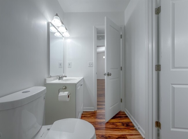 Building Photo - 3022 Homewood Pl