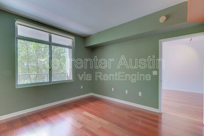 Building Photo - 54 Rainey St