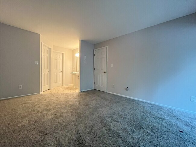Building Photo - 2512 Cranbrook Ln