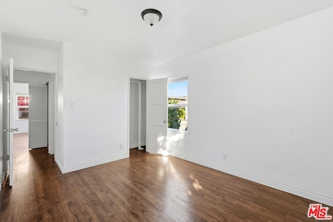 Building Photo - 1440 S Sherbourne Dr