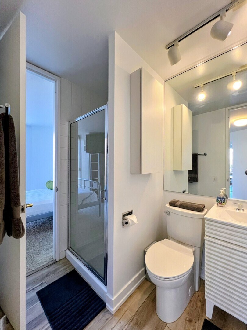 Building Photo - 345 W Fullerton Pky