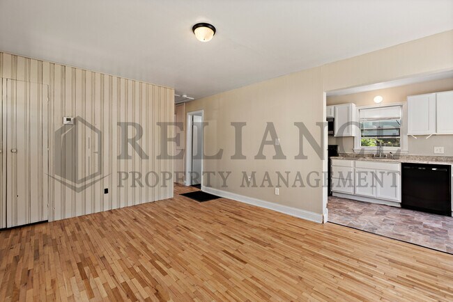 Building Photo - 1430 S Martinson St