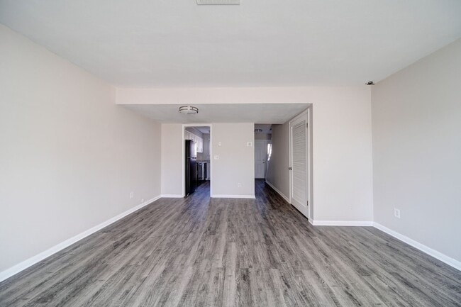 Building Photo - 2433 Charles Blvd