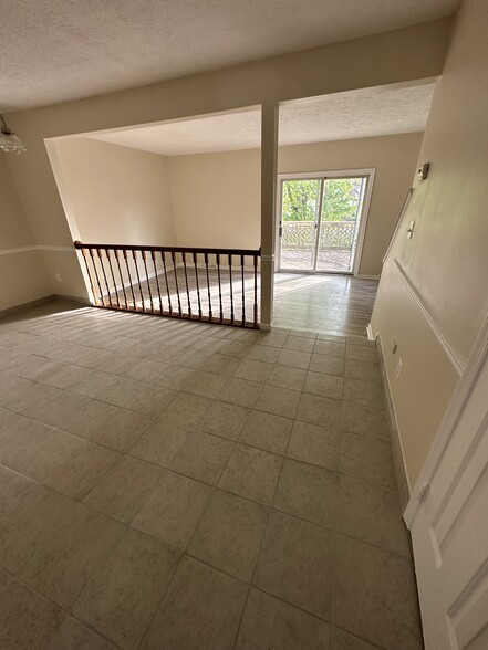 Building Photo - 117 Oak Moore Ct