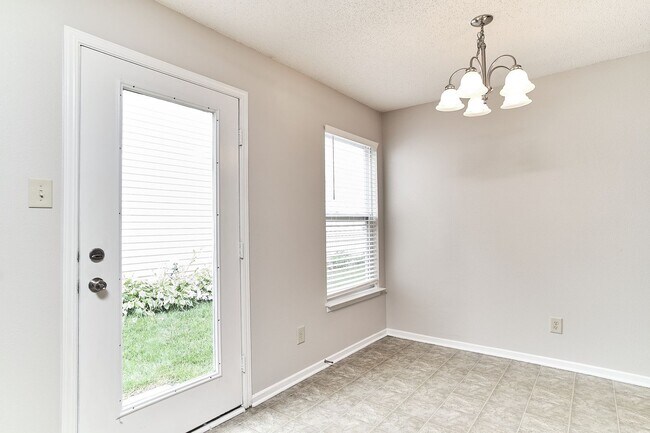 Building Photo - 3 BD + Loft in HSE Schools!