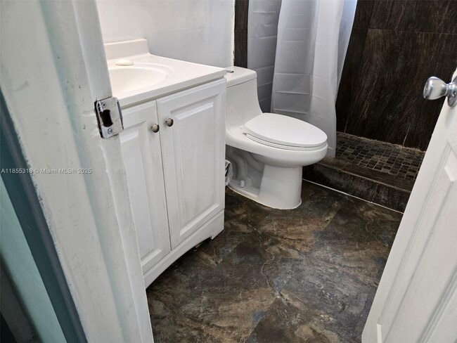 Building Photo - 4101 SW 54th Ct