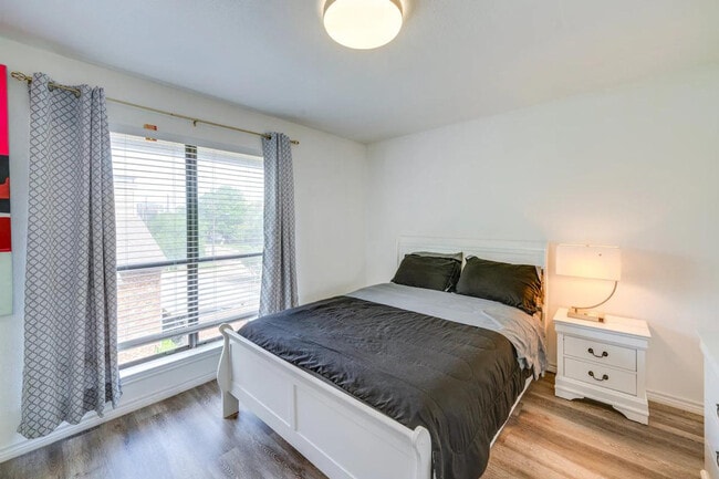 Building Photo - 85 Phoenix Dr