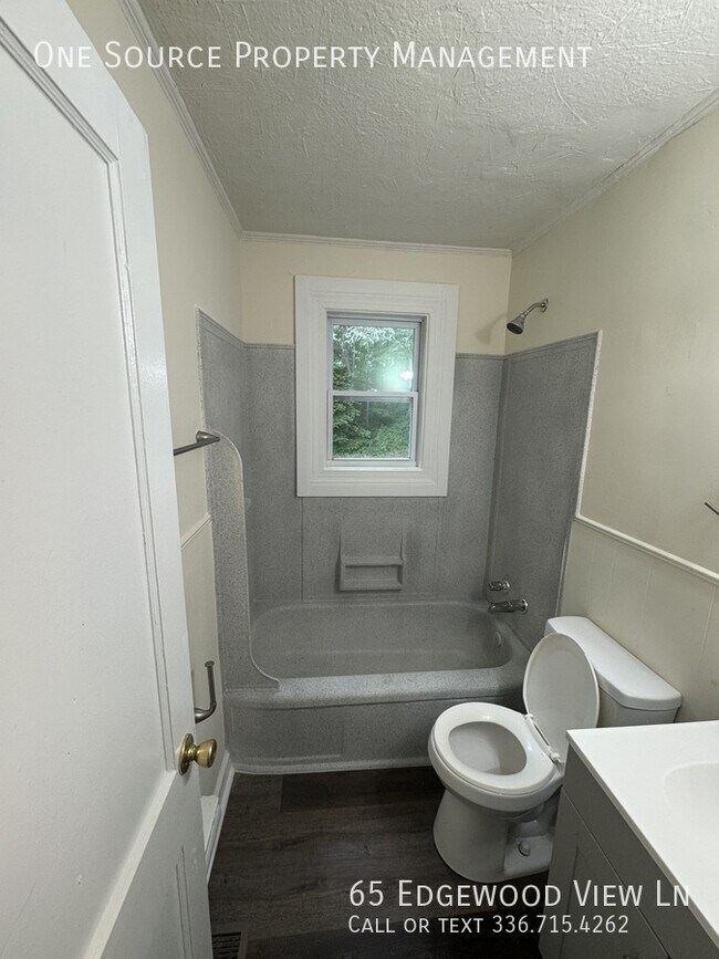 Building Photo - 65 Edgewood View Ln