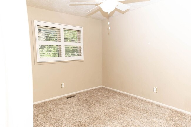 Building Photo - Spacious 5 Bed, 3 Bath Home for Rent in Idaho Falls!