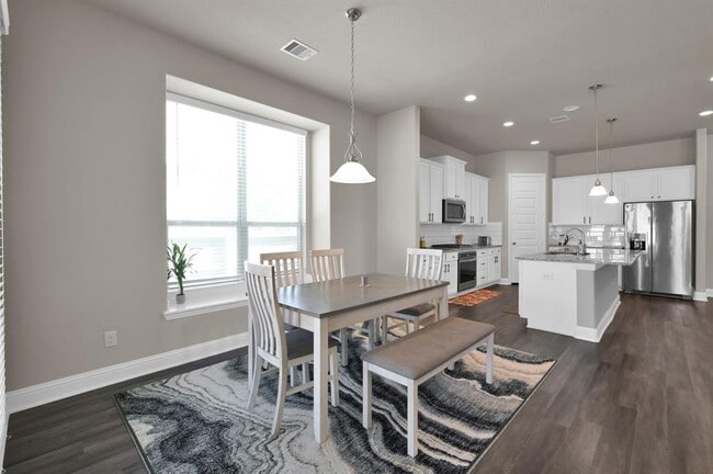Building Photo - 17052 Easter Lily Dr