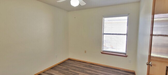 Building Photo - GREAT HOME IN NE CLOVIS NEAR MESA ELEMENTARY