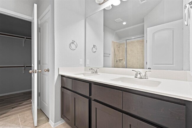 Building Photo - 1113 Burin Dr