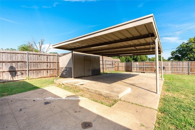 Building Photo - 902 Toyah Creek Ln