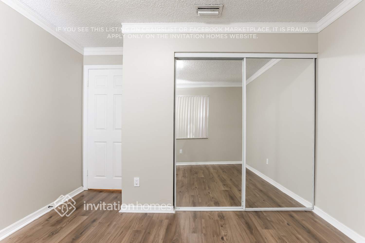 Building Photo - 631 Royal Palm Way