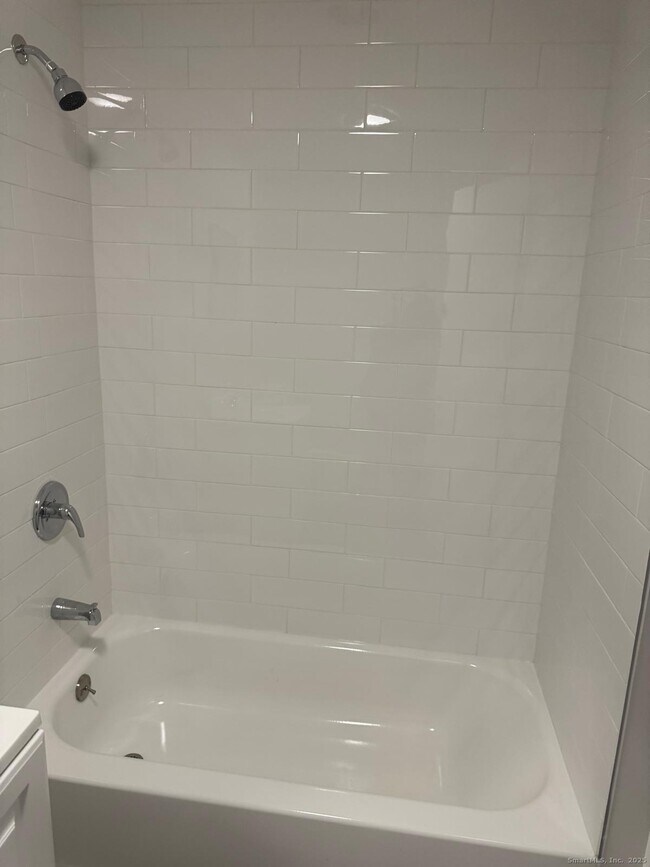 Building Photo - 422 Lafayette St