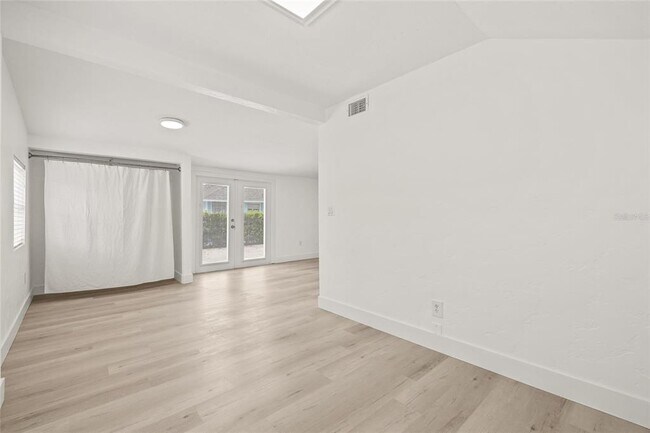 Building Photo - 2856 W Rainbow Cir