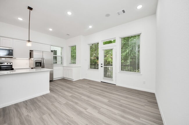 Building Photo - 5103 Mallow St