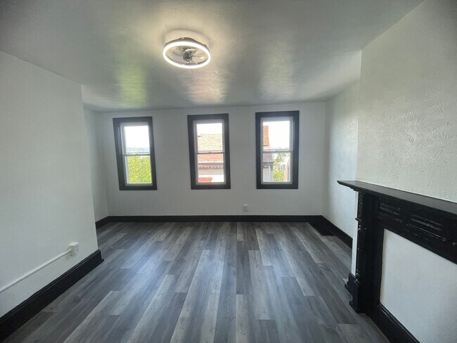 Building Photo - Newly updated 2 bedroom apartment for rent!