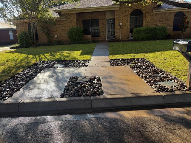 Primary Photo - 10524 Shadywood Dr