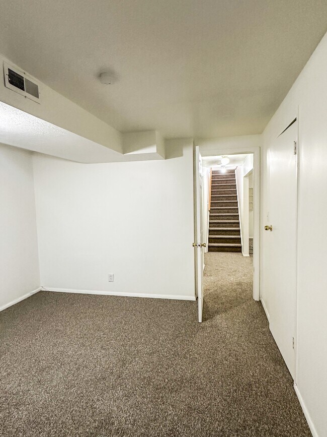 Building Photo - 5333 Peachwood Cir