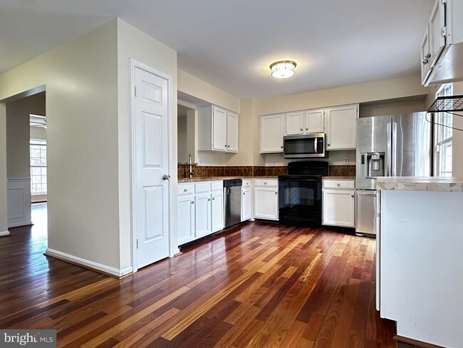 Building Photo - 6715 Cub Run Ct