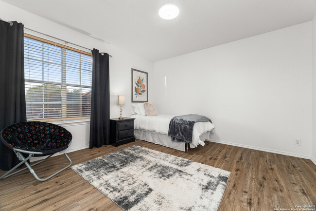 Building Photo - 10646 Manor Creek
