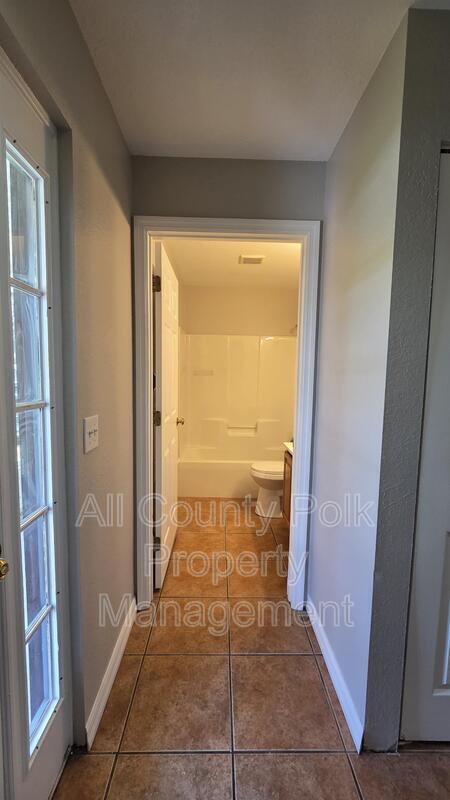 Building Photo - 1210 Fairway Dr