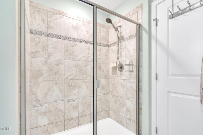 Building Photo - 899 Legacy Falls Dr S