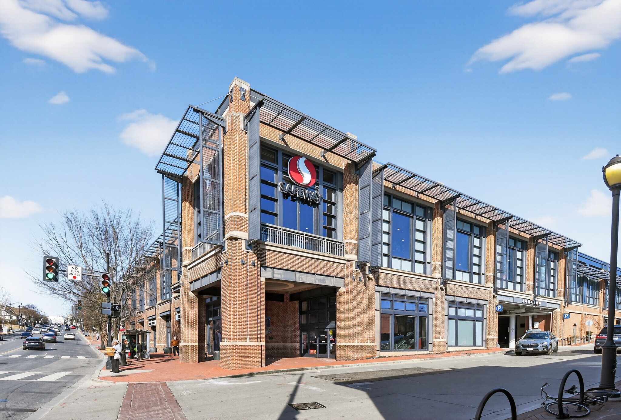 Wisconsin Ave. Safeway - 3925 Davis Pl NW