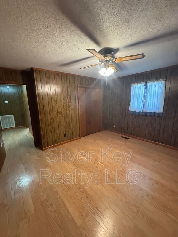 Building Photo - 165 Co Rd 358