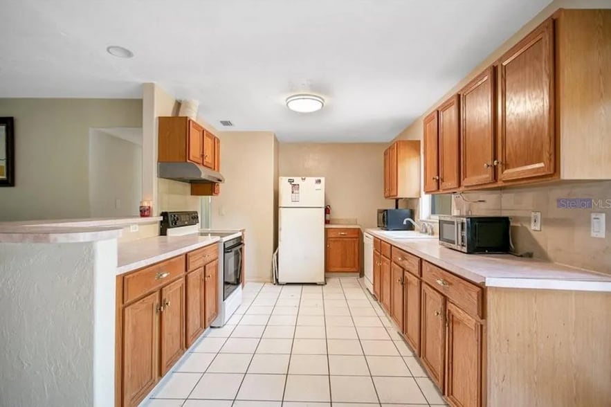 Building Photo - 4526 Sheldrake Dr