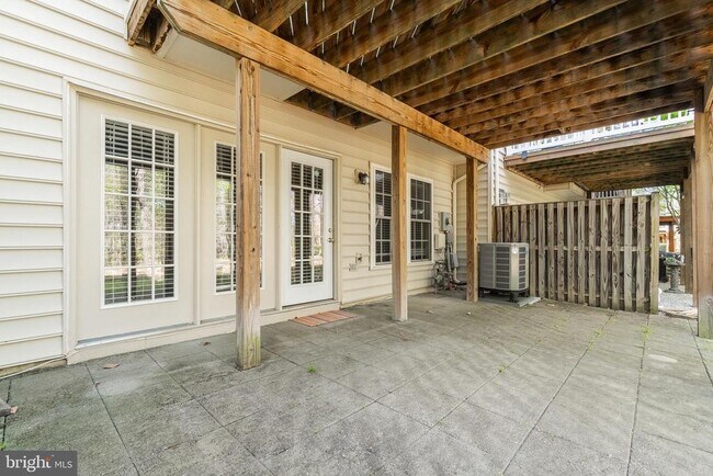 Building Photo - 9209 Point Replete Dr