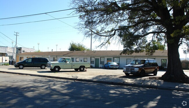 Exterior - 21 Main St