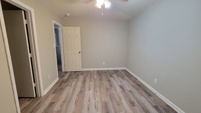 Building Photo - $500 off one month.  Section 8 accepted wi...